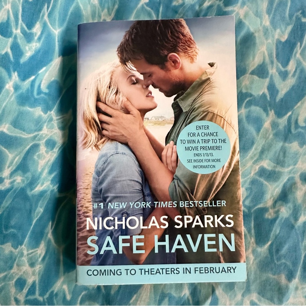 Safe Haven by Nicholas Sparks NYT Bestseller Movie Tie In Romance Paperback